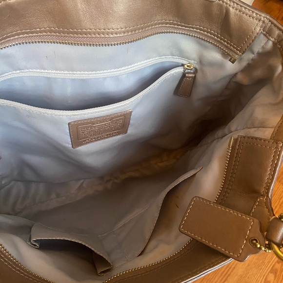 Coach Brown Signature Tote with Glossy Finish - Picture 4 of 10